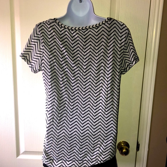 Lululemon T Shirt. Size small - Picture 2 of 7